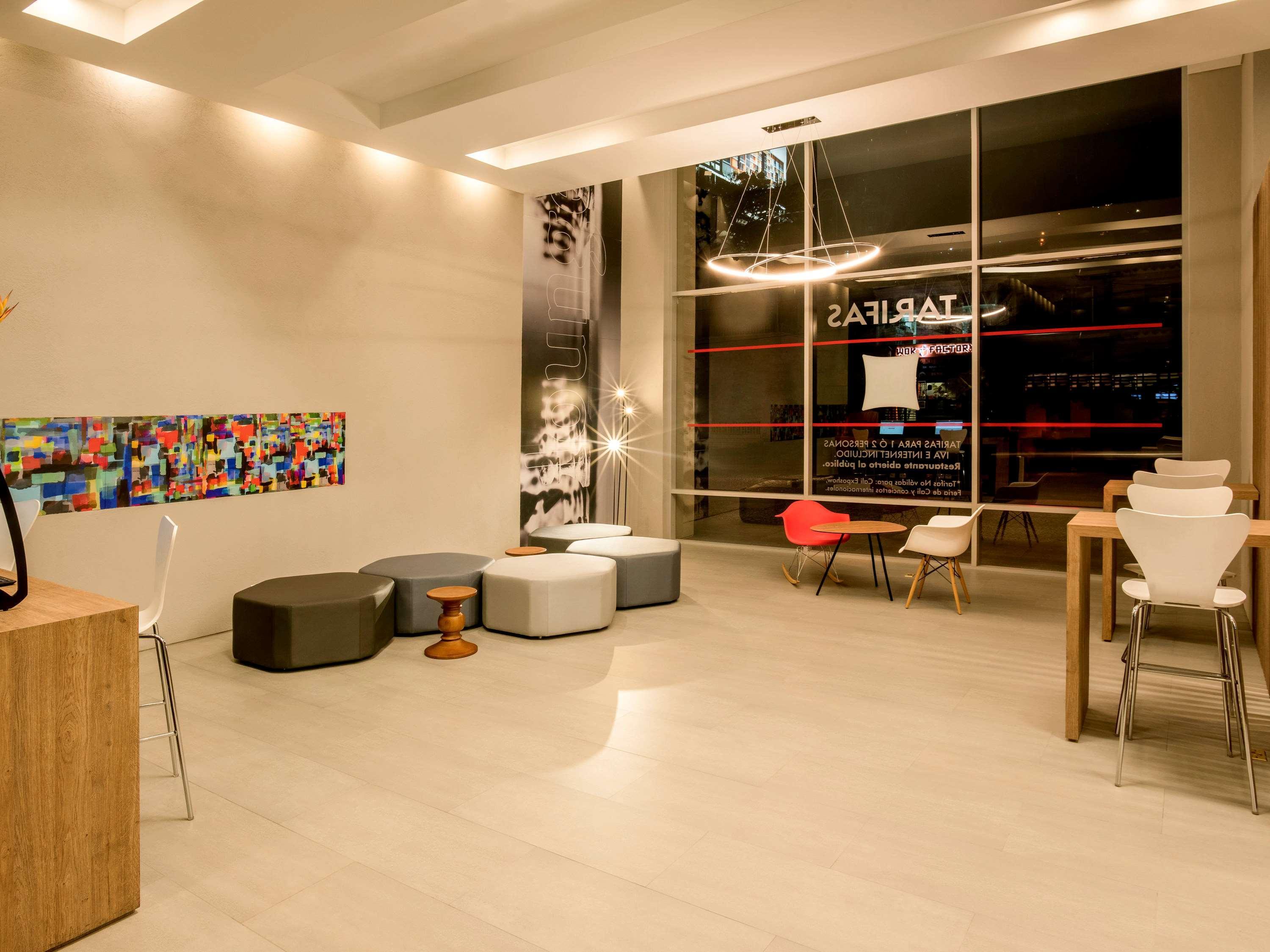 Hotel Ibis Cali Granada Екстериор снимка