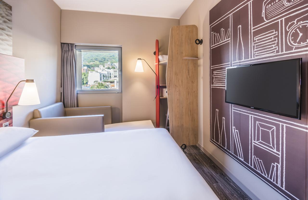 Hotel Ibis Cali Granada Екстериор снимка